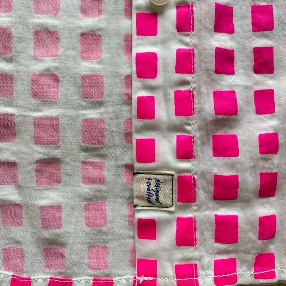 100% cotton GAP Pink and White Casual Button Down Shirt EUC Size S - Picture 7 of 9